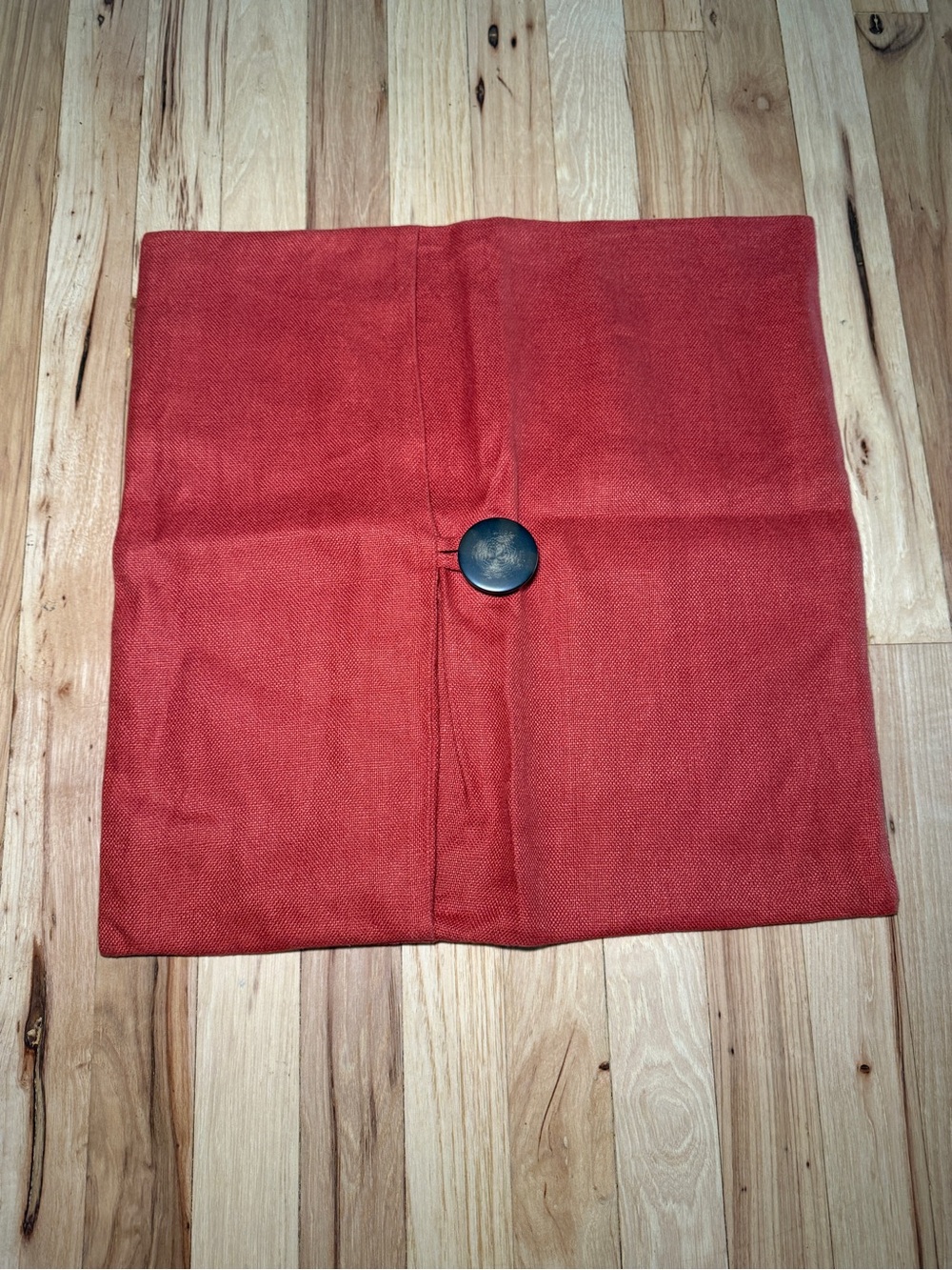 Pottery Barn Textured 100% Linen Pillow Cover Big Button (1)